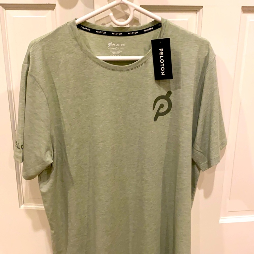 Peloton men’s tech short sleeve